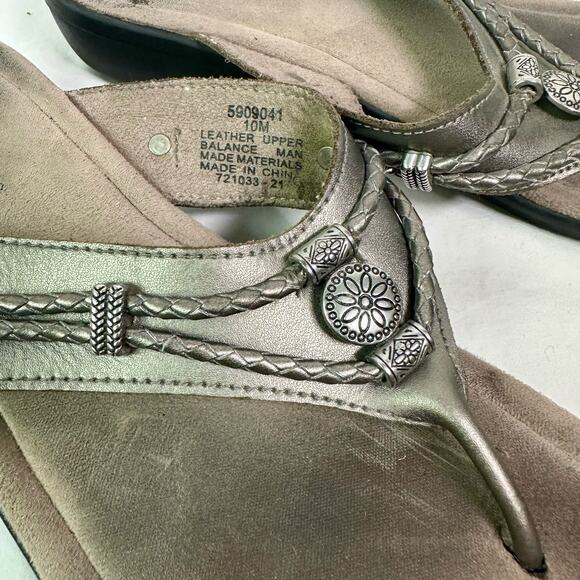 Minnetonka Women's 10M Pewter Silverthorne Filp Flop Thong Sandals Embellished - Picture 4 of 8